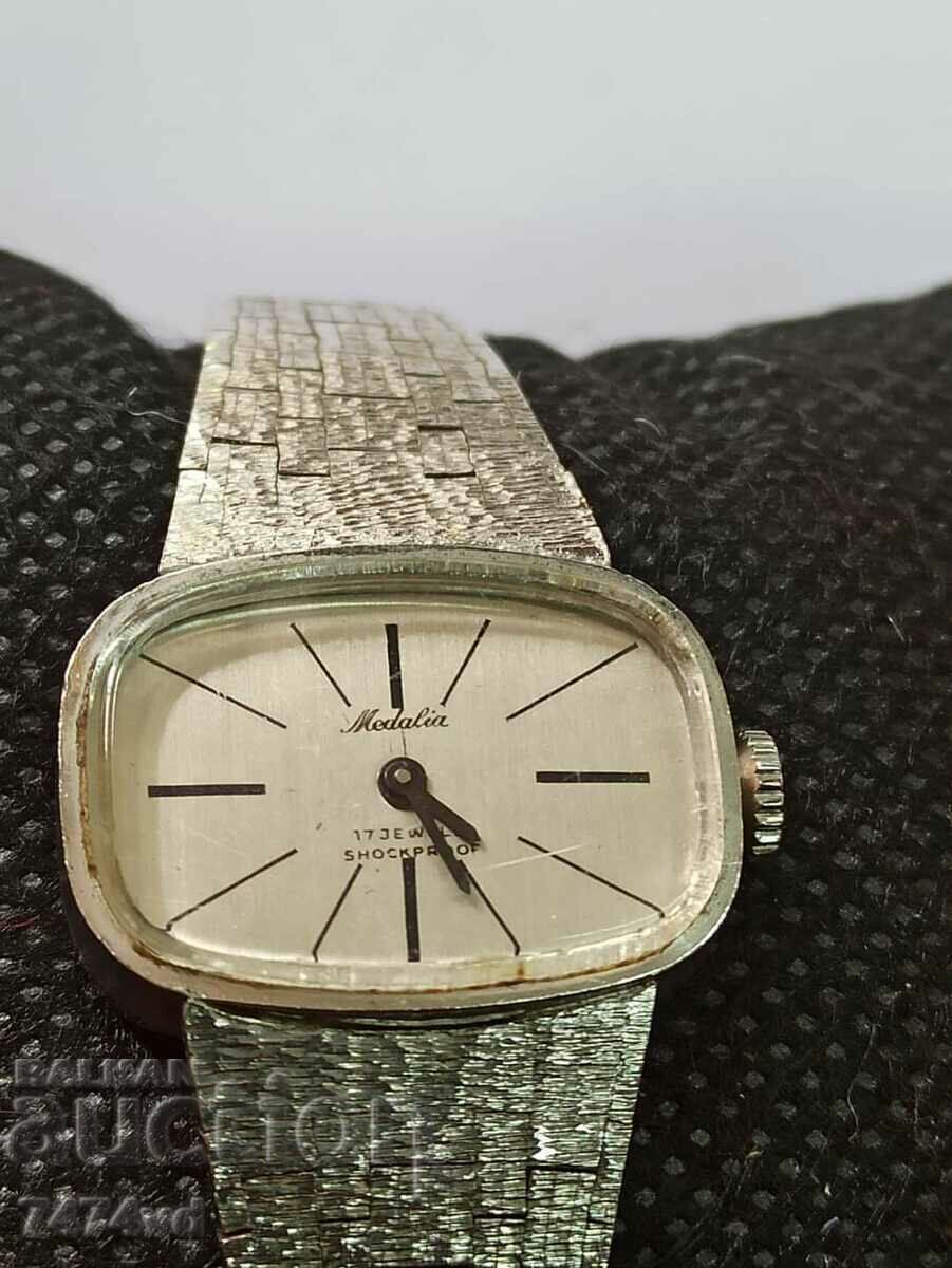 Delivery of Medalia silver women's watch 17 stones-835 proof Delivery of Medalia silver women's watch 17 stones-835 proof