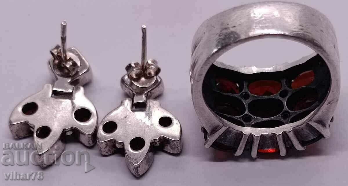 Women's silver garnet ring and earrings - 7 Women's silver garnet ring and earrings - 7