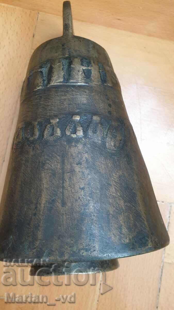 Auction  Old bronze vat number 13