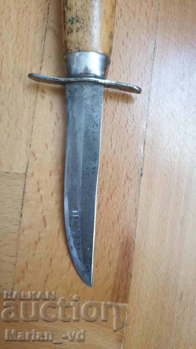 Licitație Cuțit de vânătoare vechi cu trestie Licitație Cuțit de vânătoare vechi cu trestie