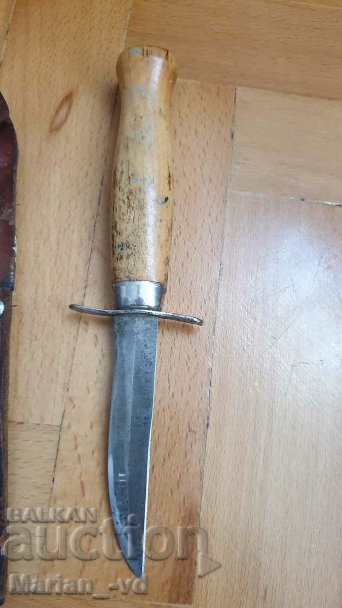 Livrarea Cuțit de vânătoare vechi cu trestie Livrarea Cuțit de vânătoare vechi cu trestie