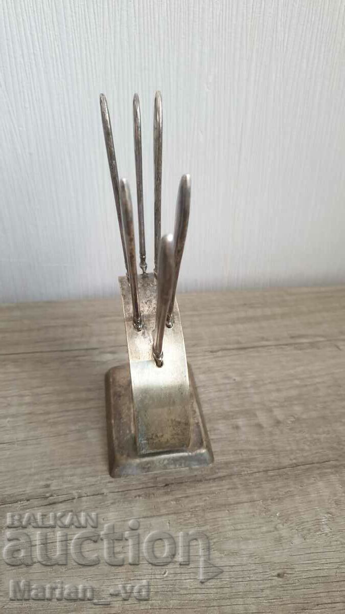 Delivery of Old silver plated fruit knives with stand Delivery of Old silver plated fruit knives with stand