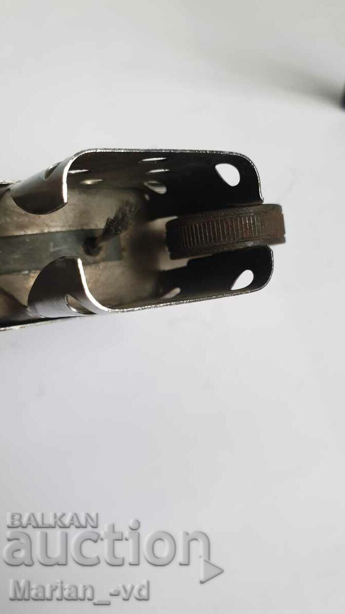 Доставка на Голяма бензинова запалка Доставка на Голяма бензинова запалка