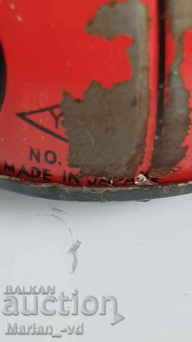 Доставка на Навиваща се тенекиена играчка Калинка Yone Japan Доставка на Навиваща се тенекиена играчка Калинка Yone Japan