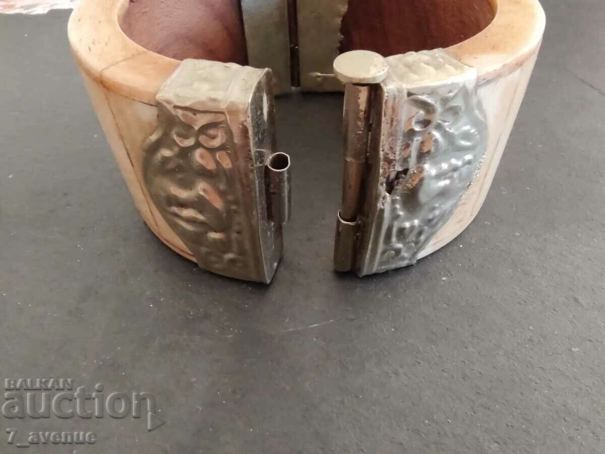 Гривна с орнаменти, кост, широка, 29.09.2024 - 7 Гривна с орнаменти, кост, широка, 29.09.2024 - 7