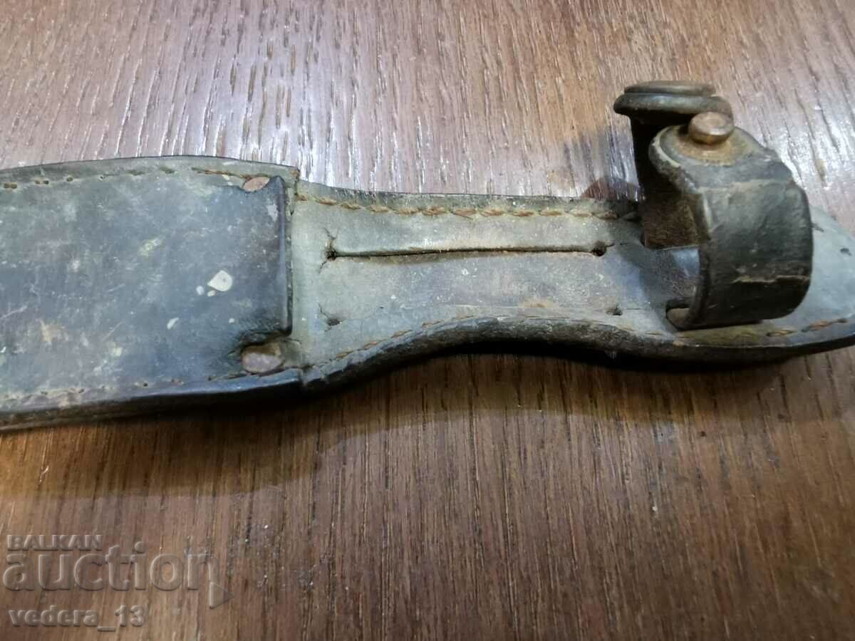 OLD KNIFE - 5 OLD KNIFE - 5