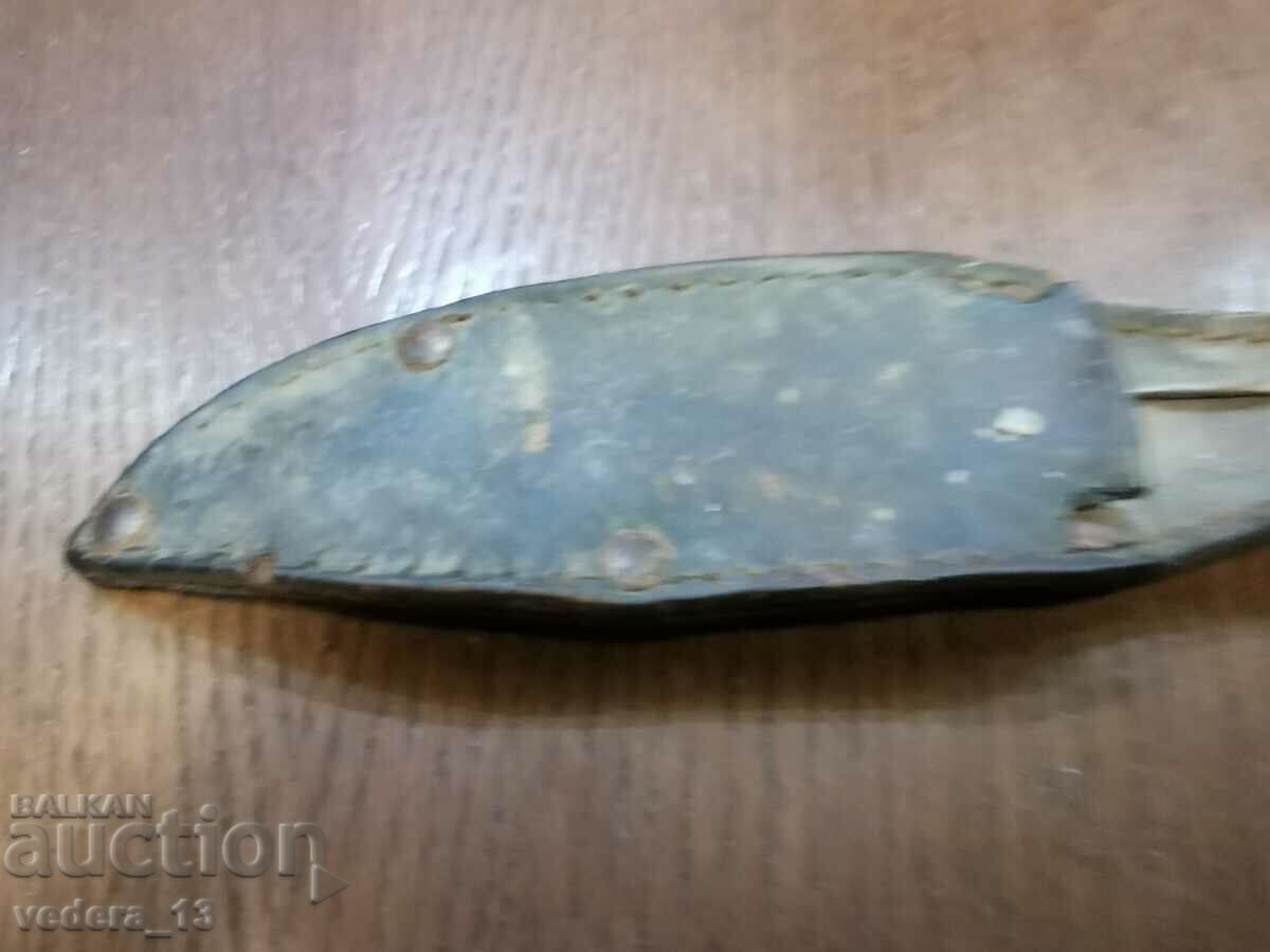 OLD KNIFE - 6 OLD KNIFE - 6