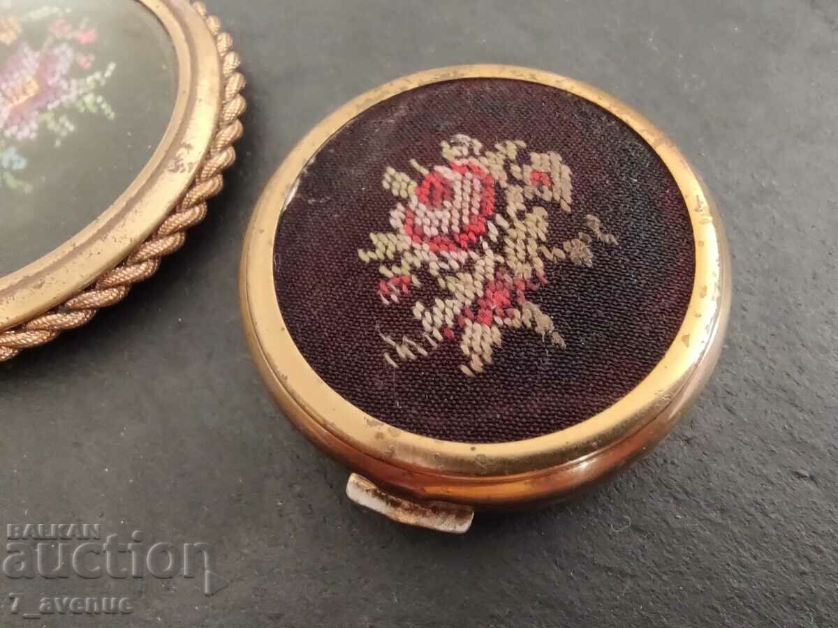 Auction Mirror and trinket box, tapestry, rose, 09/29/24 Auction Mirror and trinket box, tapestry, rose, 09/29/24