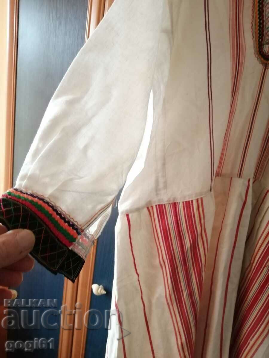 Auction Old fringed shirt Auction Old fringed shirt