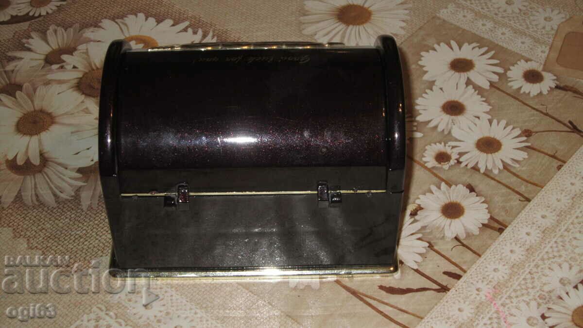 Auction Jewelry box Auction Jewelry box