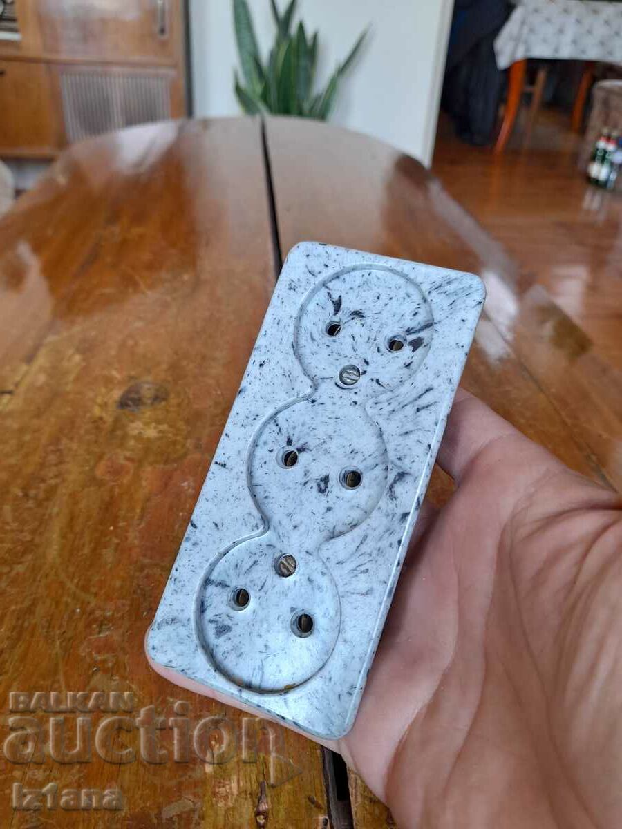 Παλιό πολύπριζο με τιμή 22.00 BGN | € 11.25 Παλιό πολύπριζο με τιμή 22.00 BGN | € 11.25