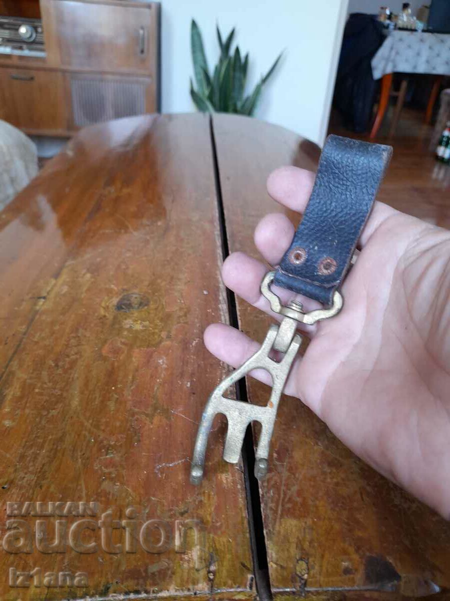 Old hanger, belt loop with price 37.00 BGN | € 18.92 Old hanger, belt loop with price 37.00 BGN | € 18.92
