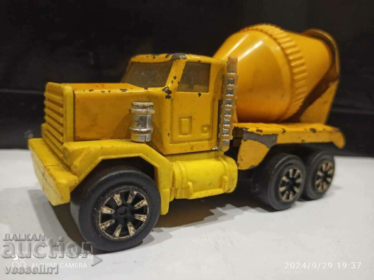 Truck MIR Razgrad Old toy truck mir razgrad with price 15.00 BGN | € 7.67 Truck MIR Razgrad Old toy truck mir razgrad with price 15.00 BGN | € 7.67