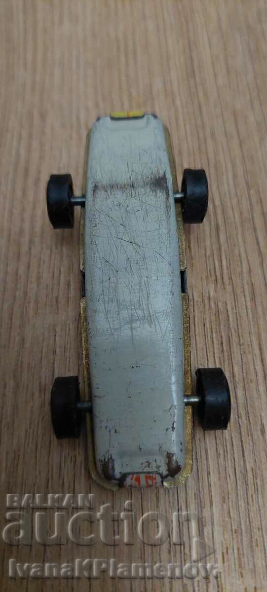 Доставка на Количка метална за колекционери Доставка на Количка метална за колекционери