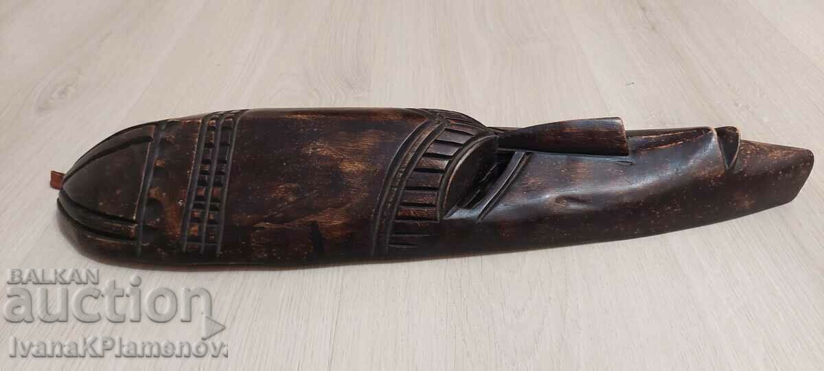 Auction Wood carving Africa length 50cm Auction Wood carving Africa length 50cm