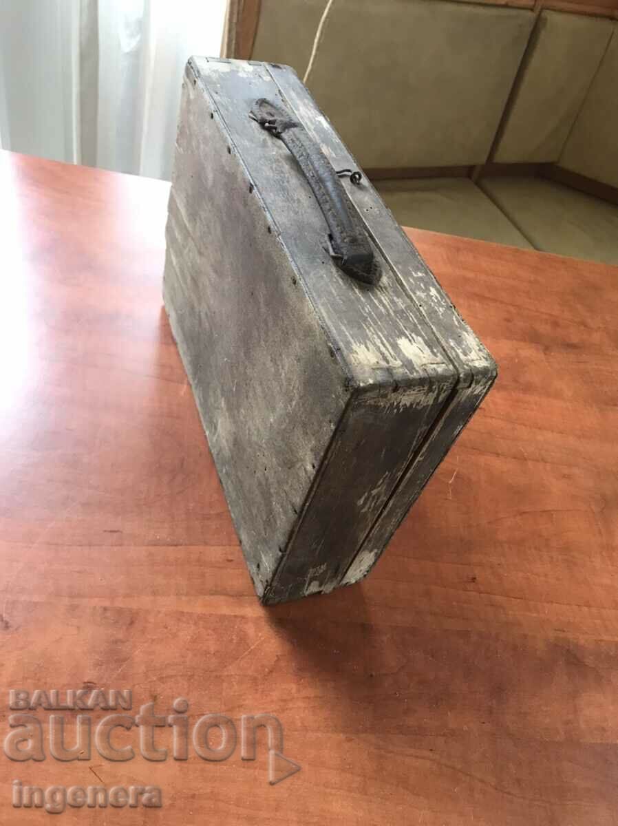 Auction  SUITCASE 1930s WOODEN SUITCASE VINTAGE