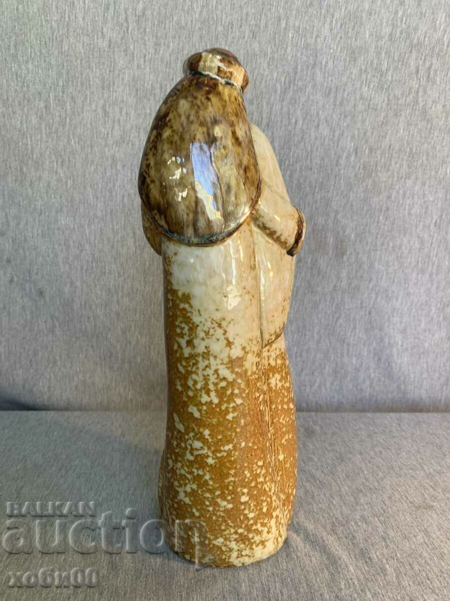 Delivery of figurine figure Delivery of figurine figure