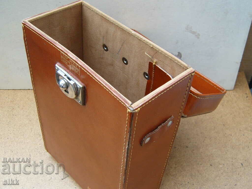 Delivery of Leather bag Delivery of Leather bag