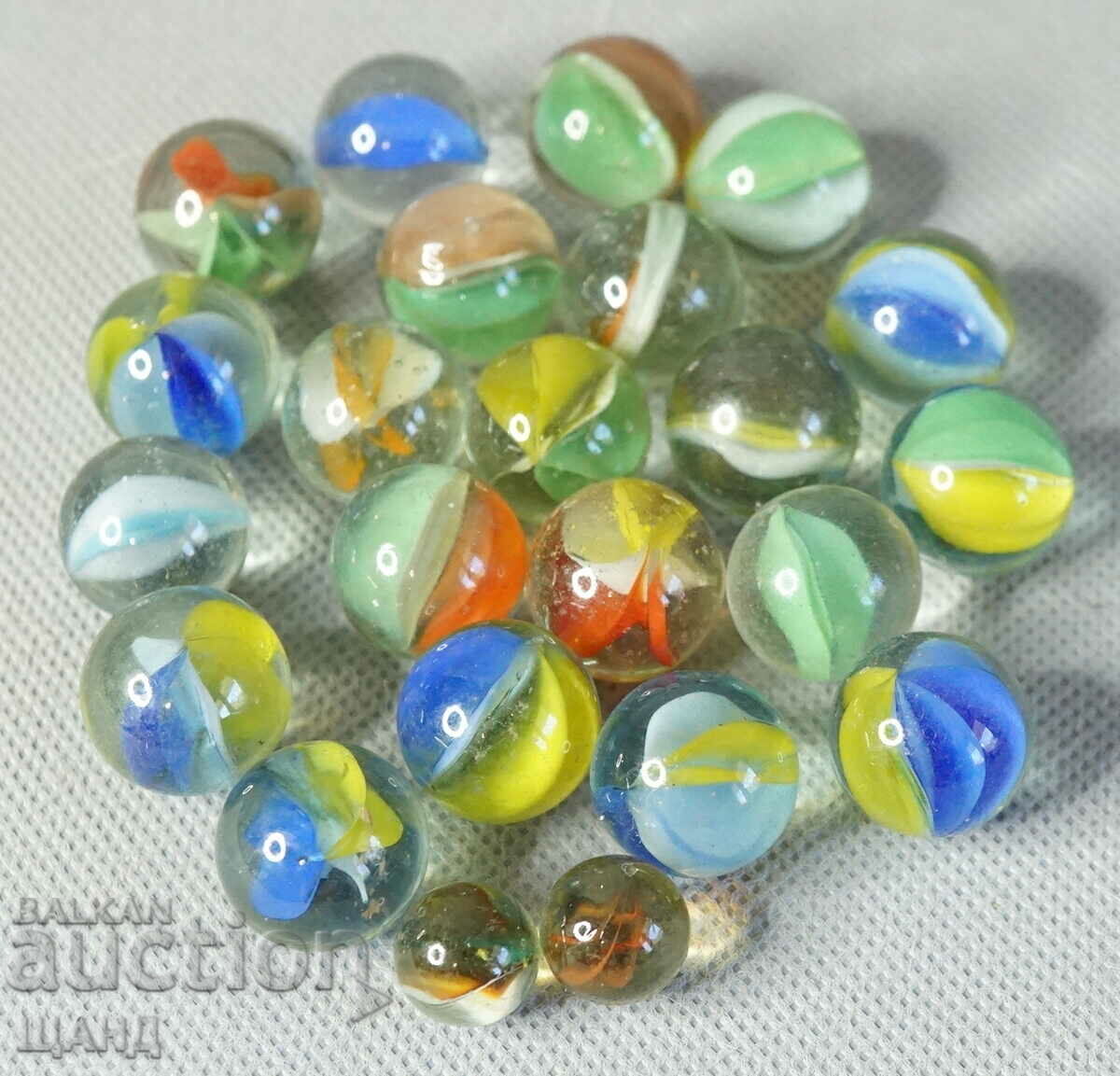 Lot 23 Old multi-colored glass balls with price 10.00 BGN | € 5.11