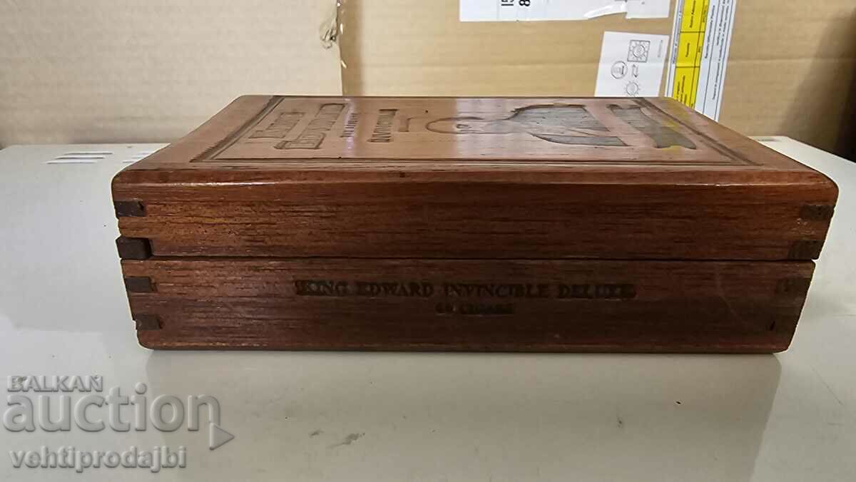Auction King Edward cigar box Auction King Edward cigar box