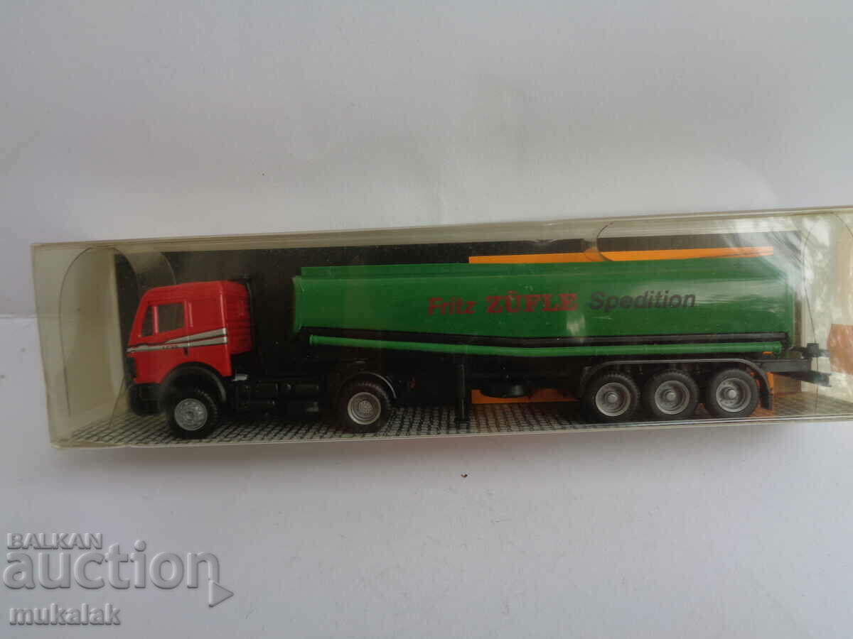 ALBEDO H0 1/87 MERCEDES BENZ TANKER TRUCK MODEL