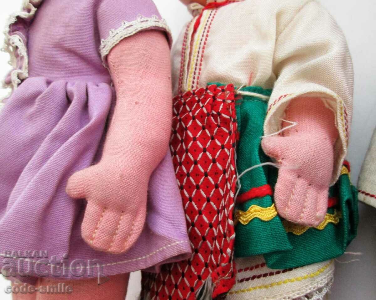 Аукцион Лот колекция от 5 стари кукли в носии Царство България Аукцион Лот колекция от 5 стари кукли в носии Царство България