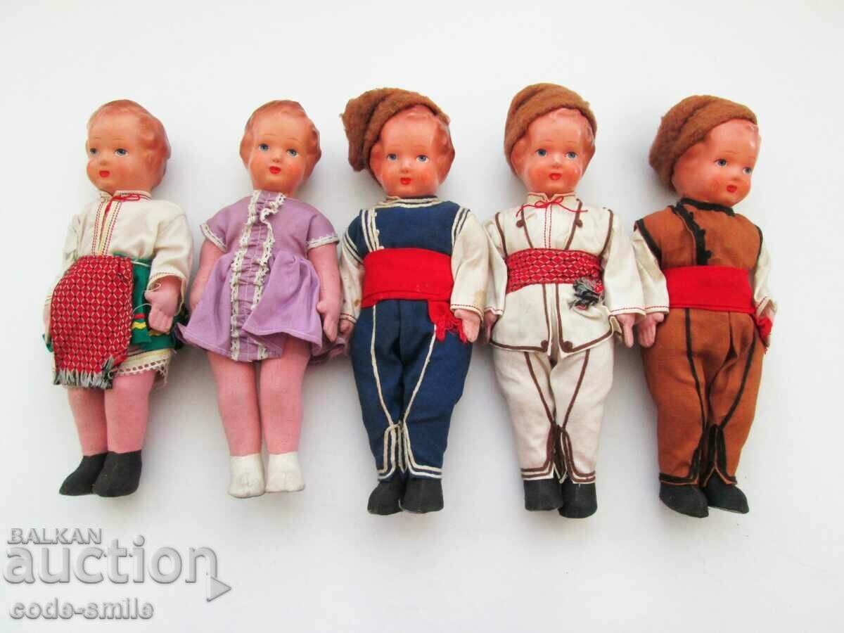 Лот колекция от 5 стари кукли в носии Царство България Лот колекция от 5 стари кукли в носии Царство България