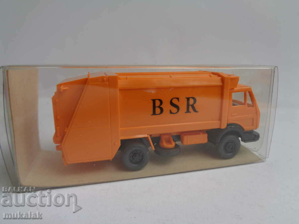 Auction WIKING H0 1/87 MERCEDES GARBAGE TRUCK MODEL Auction WIKING H0 1/87 MERCEDES GARBAGE TRUCK MODEL