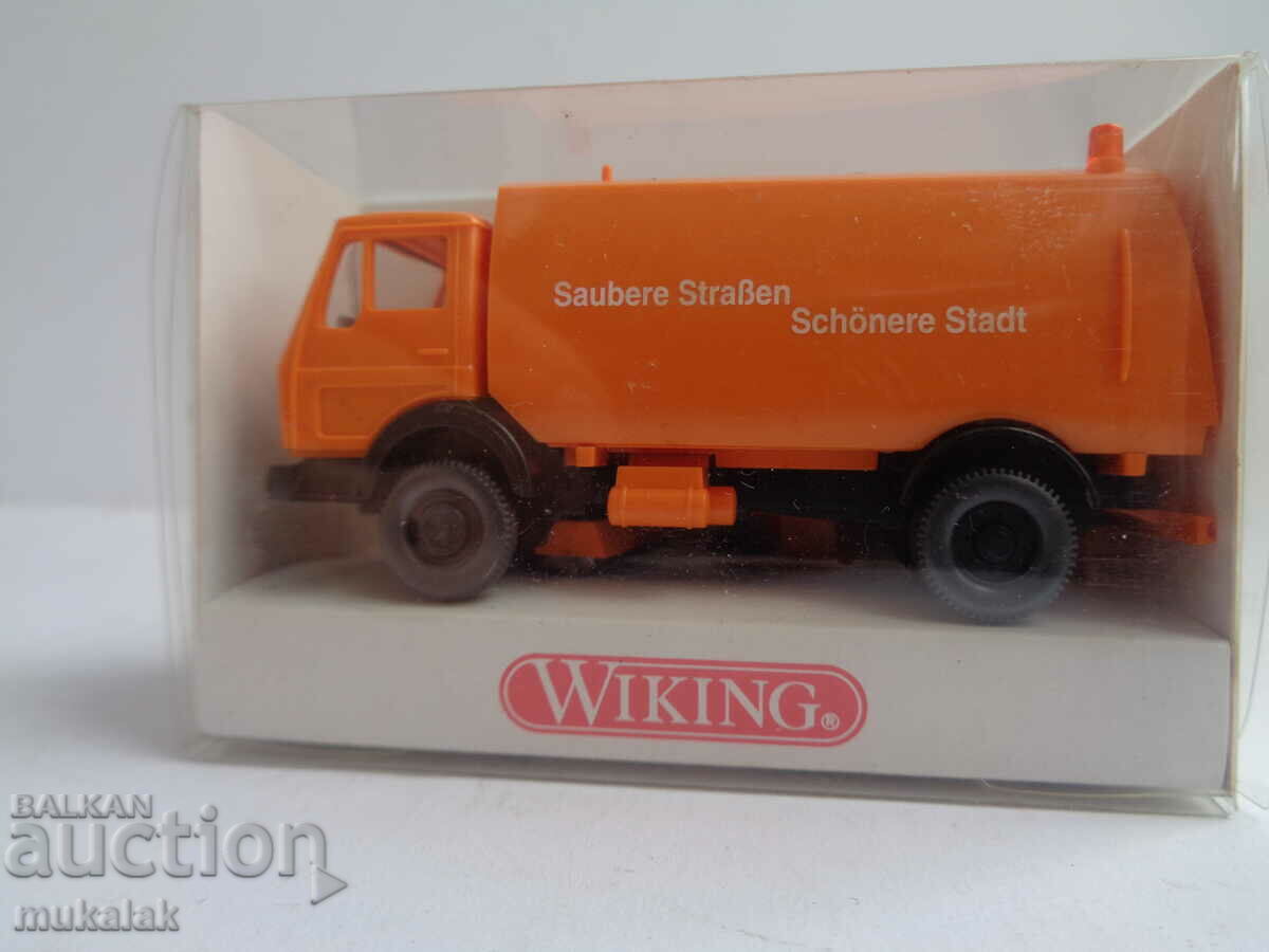 Auction WIKING H0 1/87 MERCEDES STREET WASHING TRUCK MODEL Auction WIKING H0 1/87 MERCEDES STREET WASHING TRUCK MODEL