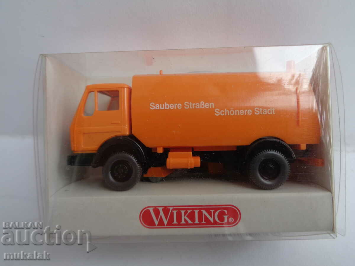 WIKING H0 1/87 MERCEDES STREET WASHING TRUCK MODEL