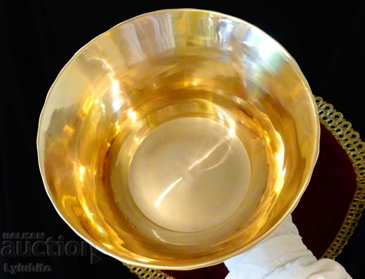 Bronze fruit bowl 1 kg. on a chair with price 199.00 BGN | € 101.75 Bronze fruit bowl 1 kg. on a chair with price 199.00 BGN | € 101.75