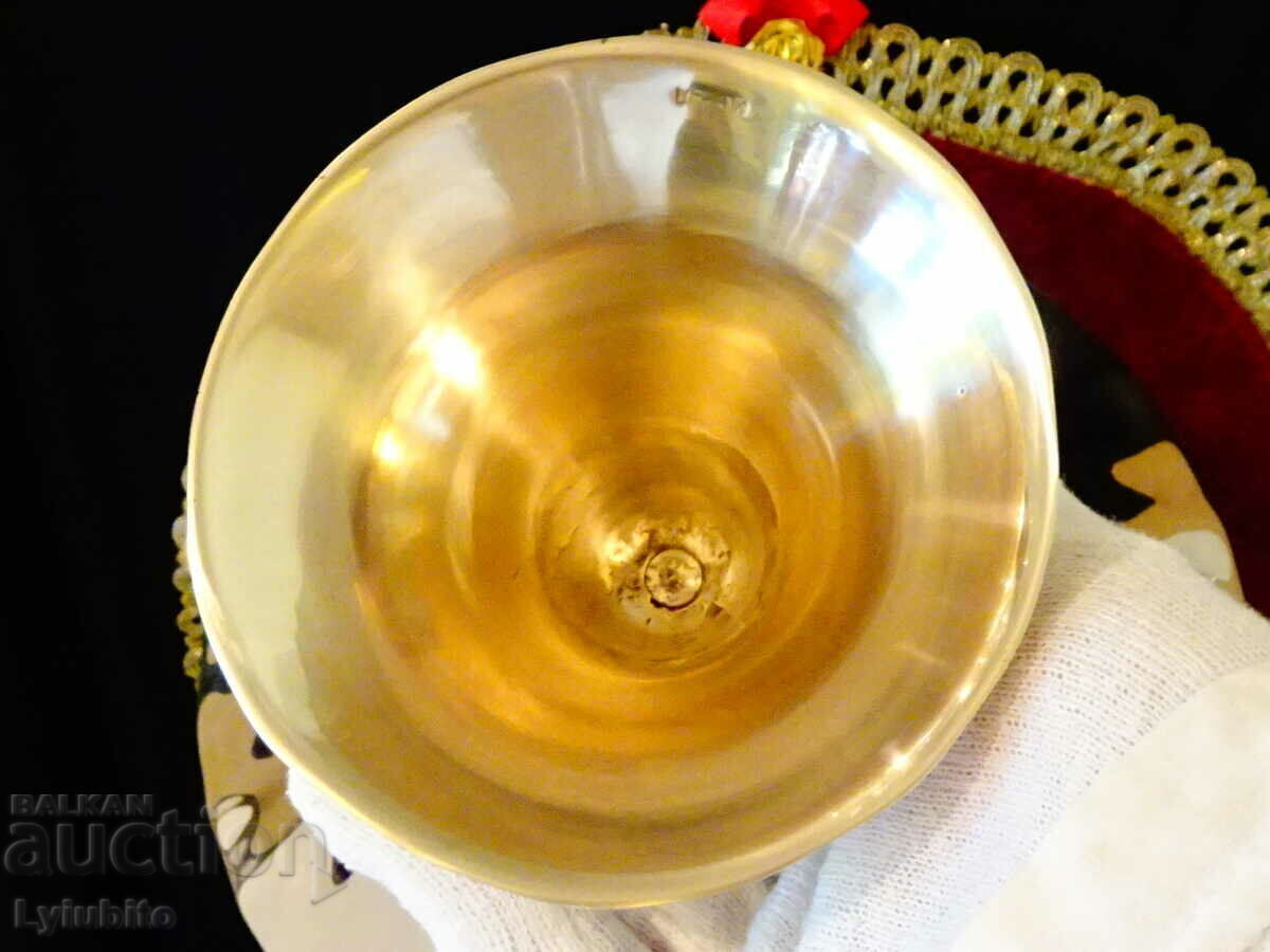 Bronze fruit bowl 1 kg. on a chair - 5 Bronze fruit bowl 1 kg. on a chair - 5