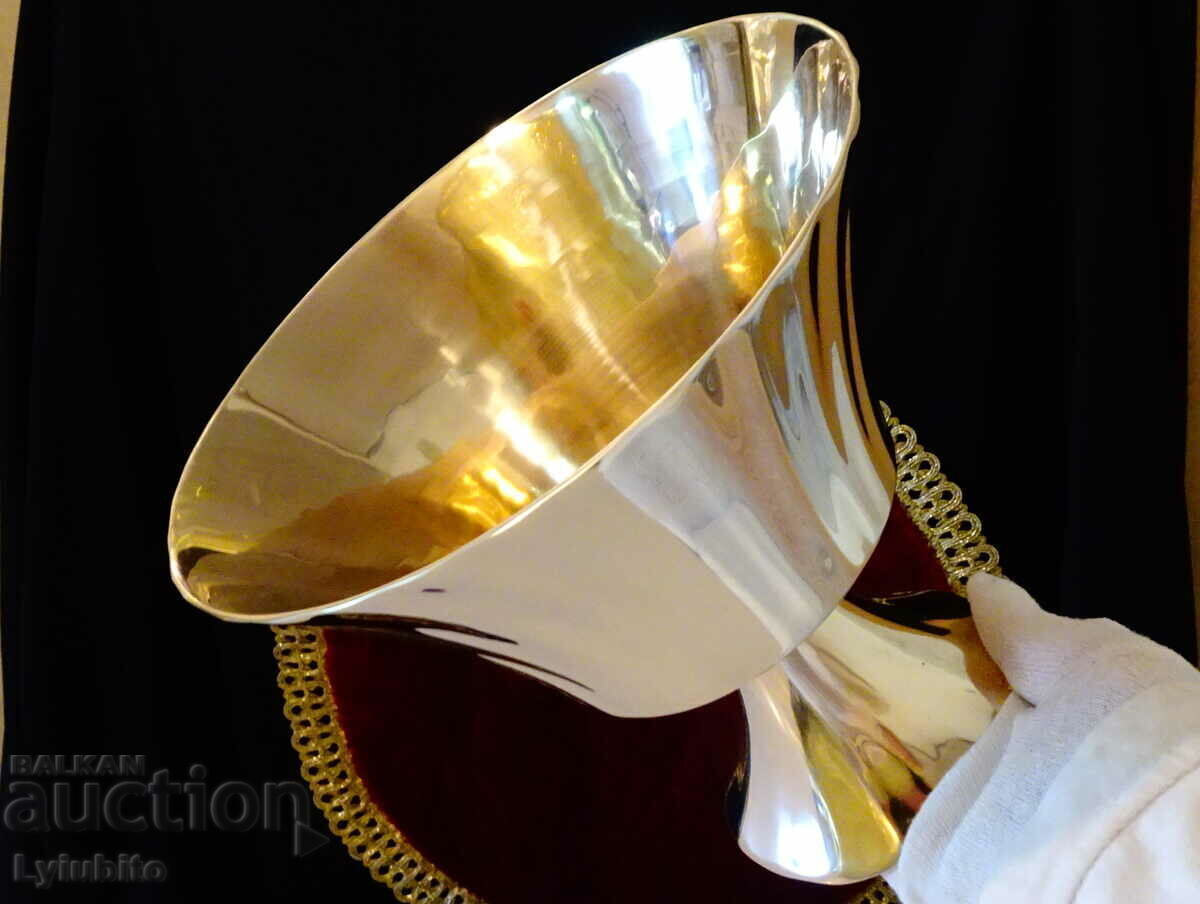 Bronze fruit bowl 1 kg. on a chair - 7 Bronze fruit bowl 1 kg. on a chair - 7