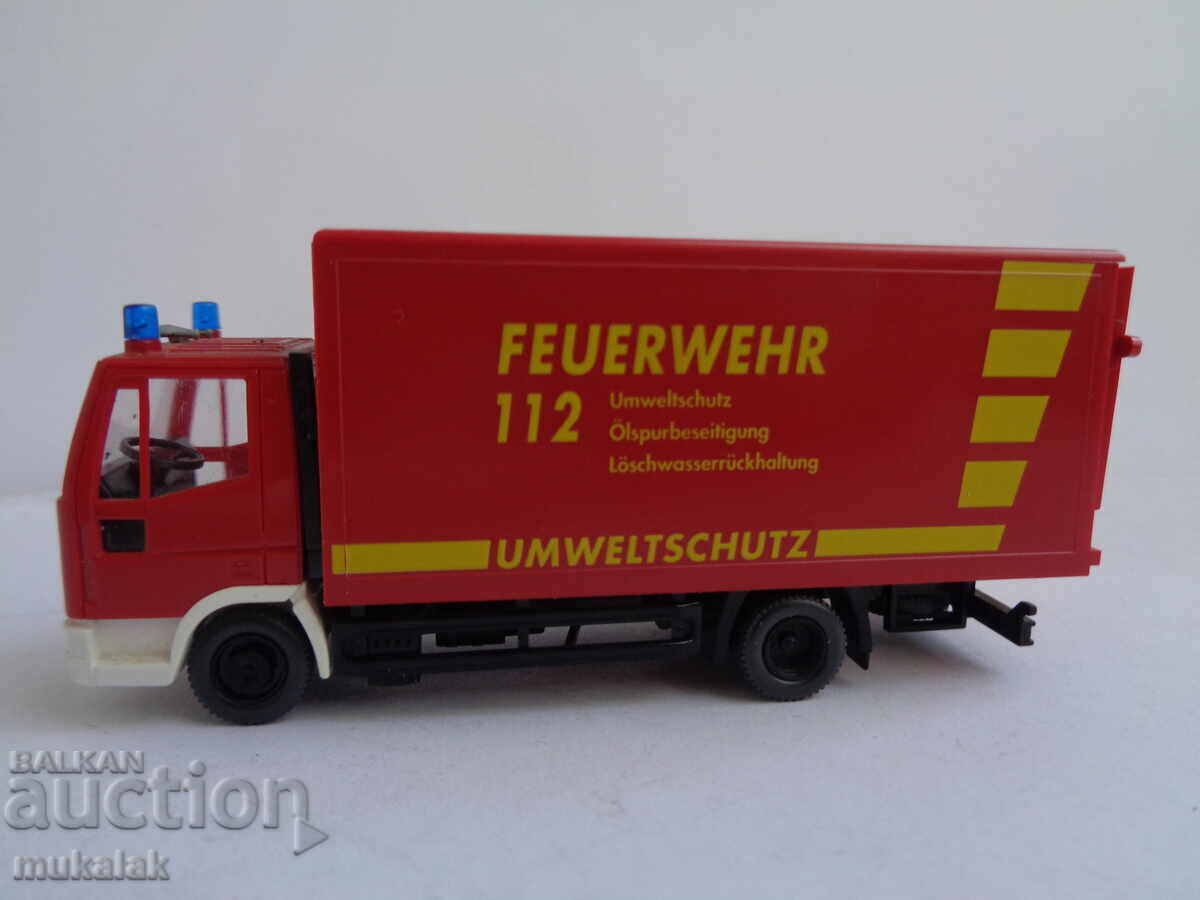 WIKING H0 1/87 IVECO FIRE MODEL TOY TRUCK