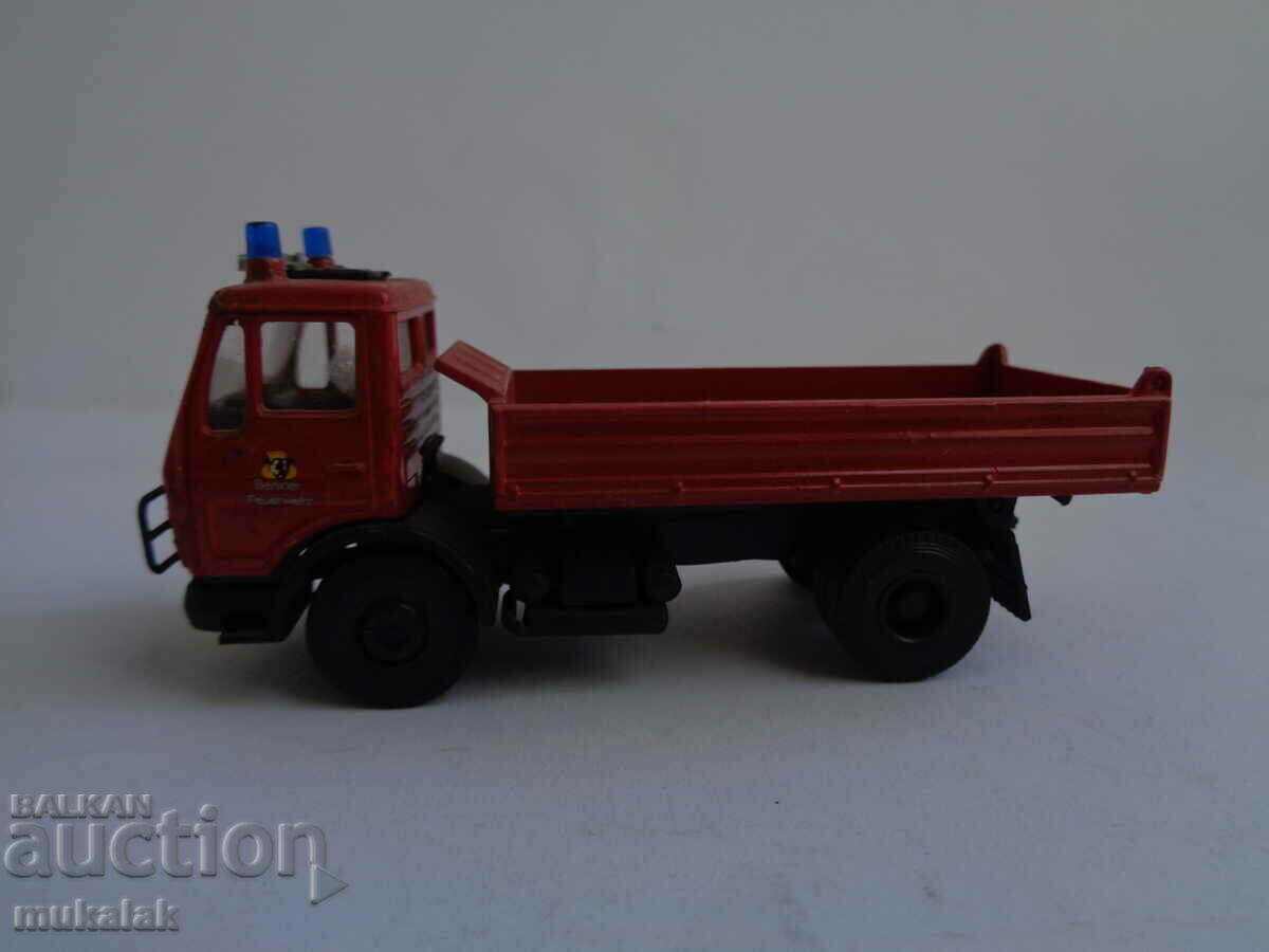 HERPA H0 1/87 MERCEDES FIRE ENGINE TOY TRUCK MODEL