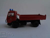 HERPA H0 1/87 MERCEDES FIRE ENGINE TOY TRUCK MODEL