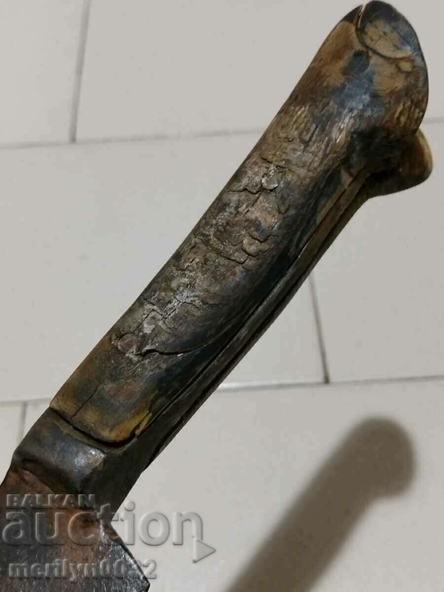 Buffalo knife with charred buffalo horn karakulak 180 years old with price 396.00 BGN | € 202.47