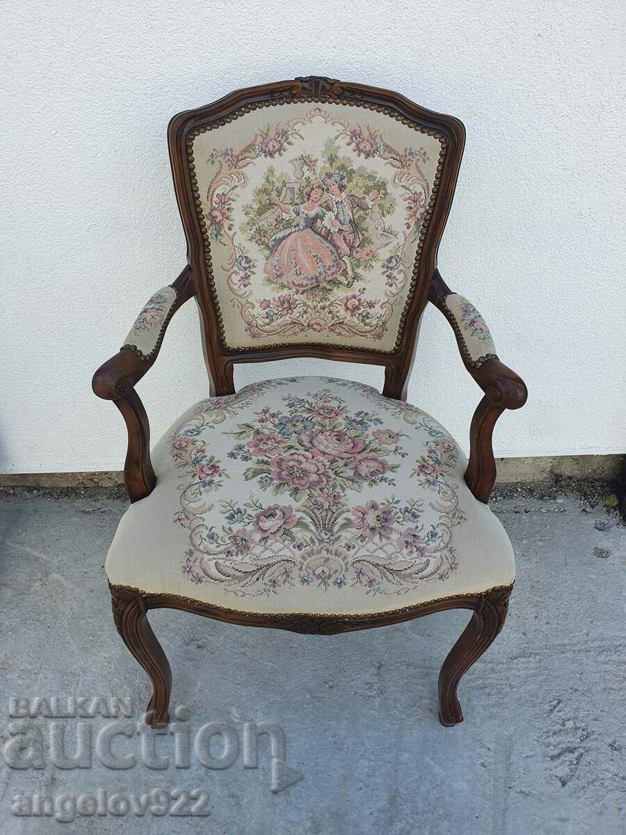 Beautiful vintage solid Romeo and Juliet chair!