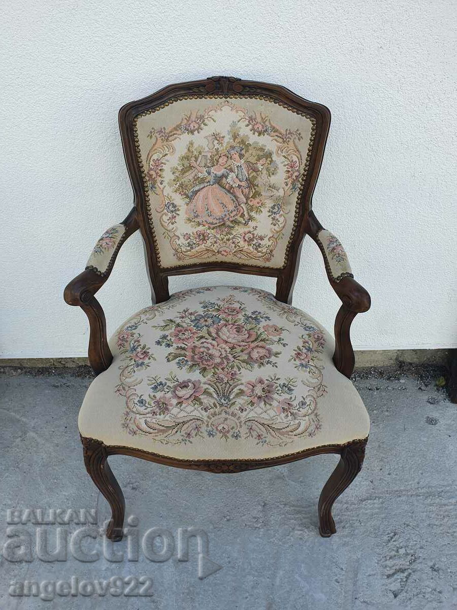 Beautiful vintage solid Romeo and Juliet chair!