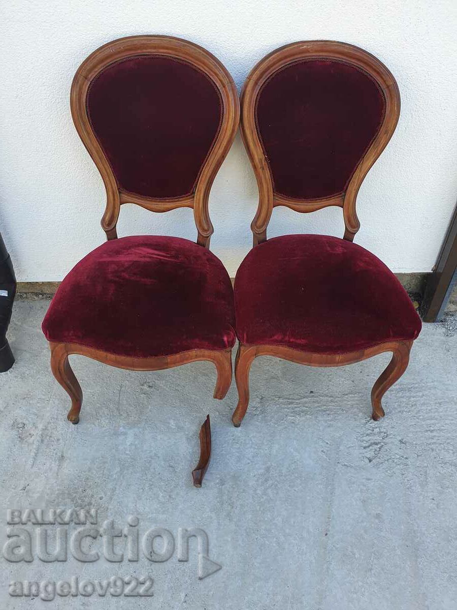 Beautiful vintage chairs array!!!