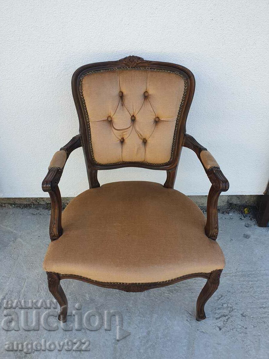 Beautiful vintage solid wood chair!!!