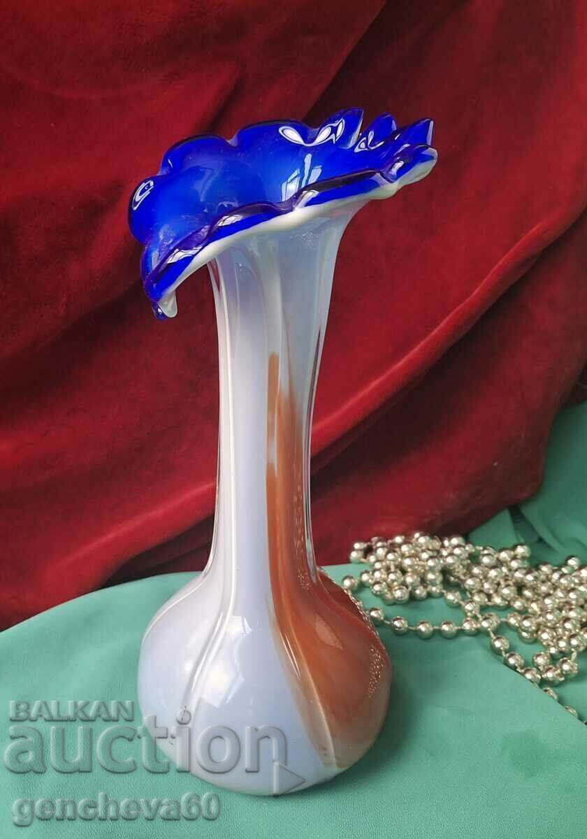 Frumoasa vaza cu flori de Murano cu preț € 21.00 | 41.07 BGN