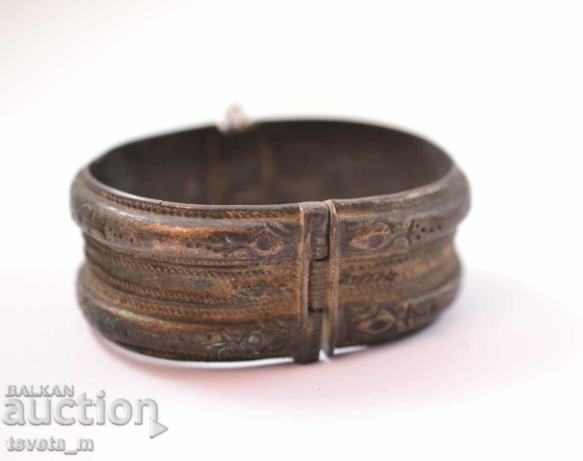 Auction Antique bracelet, silver alloy, folk costume Auction Antique bracelet, silver alloy, folk costume