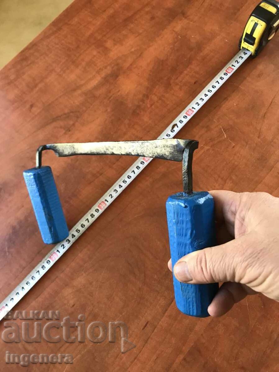 HAND PEELER FOR PEELING BARK FROM TREES AN OLD TOOL. with price 16.00 BGN | € 8.18