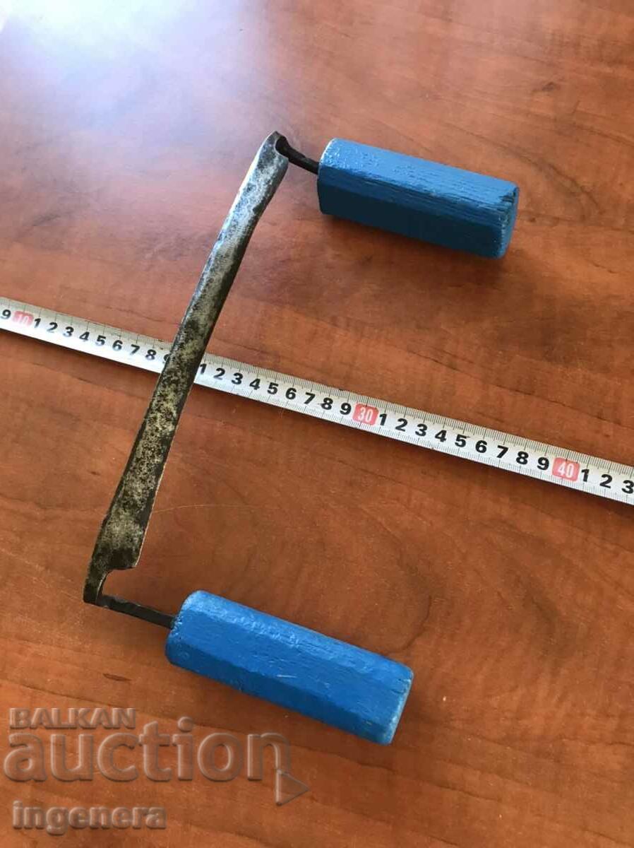 Delivery of HAND PEELER FOR PEELING BARK FROM TREES AN OLD TOOL.