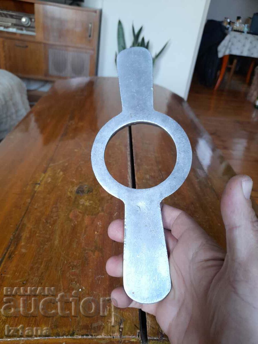 Old jar stopper with price 16.00 BGN | € 8.18