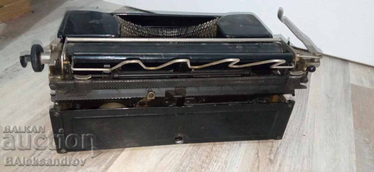 Παλιά λειτουργική γραφομηχανή - 7