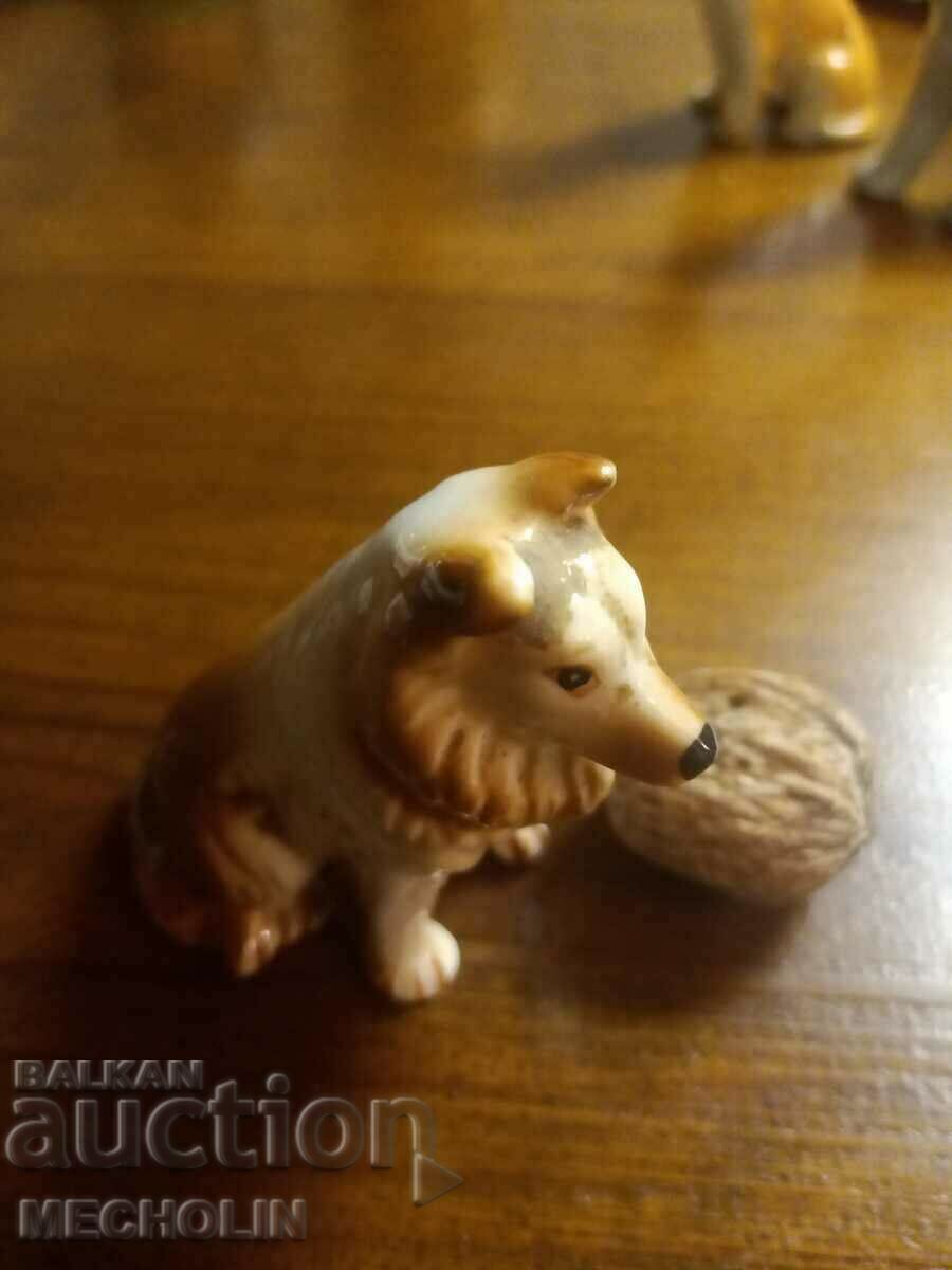 COLLECTIBLE old porcelain dog figurine with price 25.00 BGN | € 12.78 COLLECTIBLE old porcelain dog figurine with price 25.00 BGN | € 12.78
