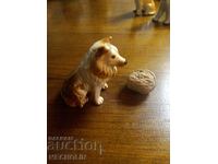 COLLECTIBLE old dog figurine