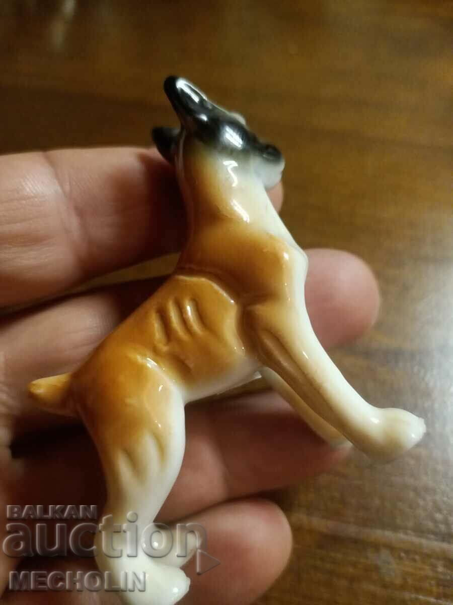 Delivery of COLLECTIBLE old porcelain dog figurine 3 Delivery of COLLECTIBLE old porcelain dog figurine 3